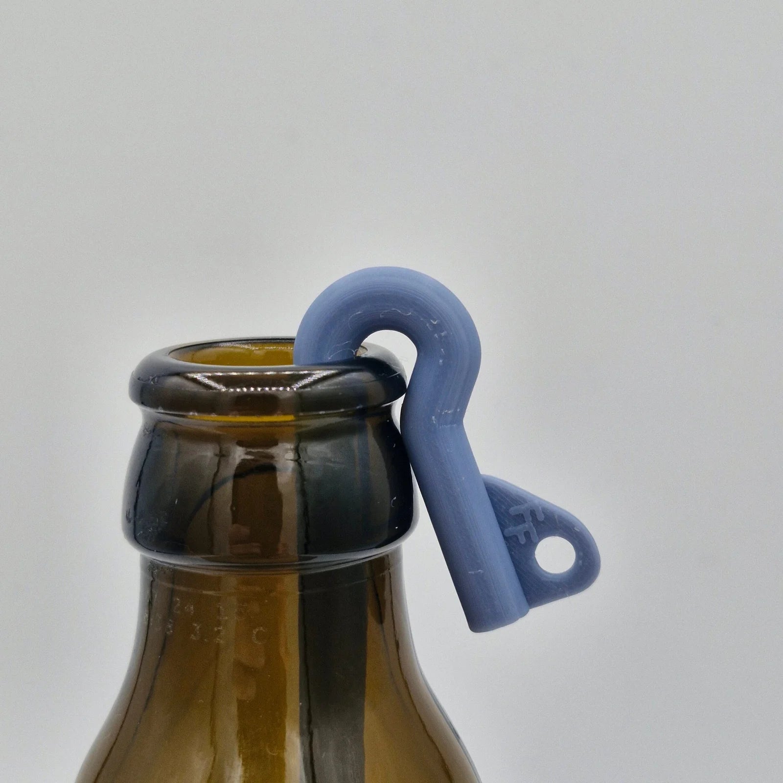 Grijs blauwe rietadt in fles